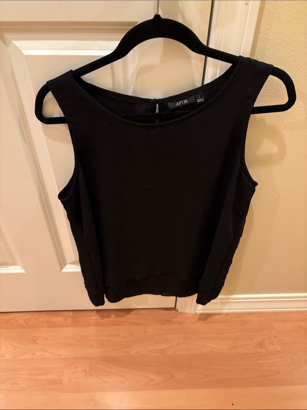 Apt. 9 Black Sleeveless Crewneck Tank